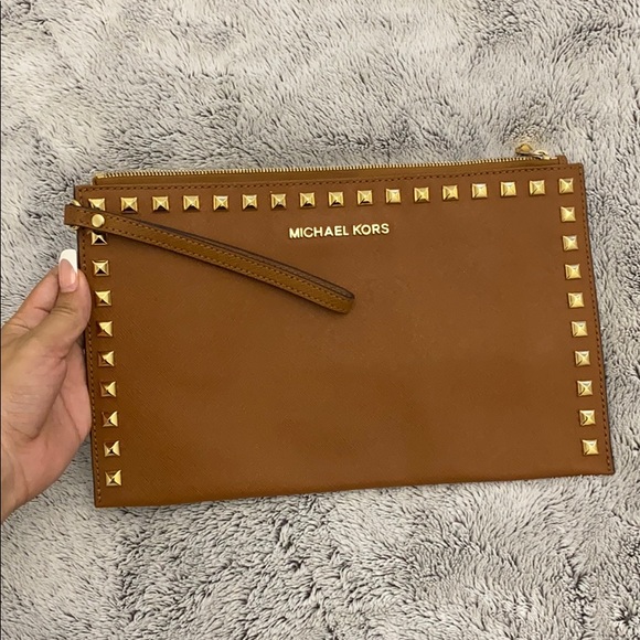 Handbags - Michael Kors clutch